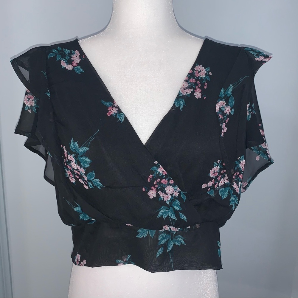 Code x Mode Floral VNeck Blouse NWT